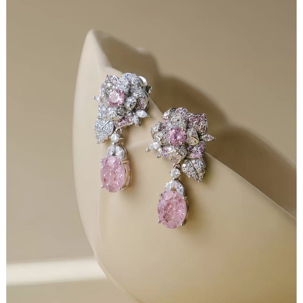 Vintage Floral Earrings with Teardrop Design