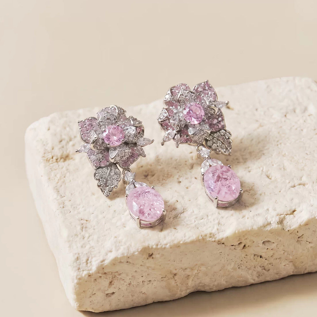 Vintage Floral Earrings with Teardrop Design