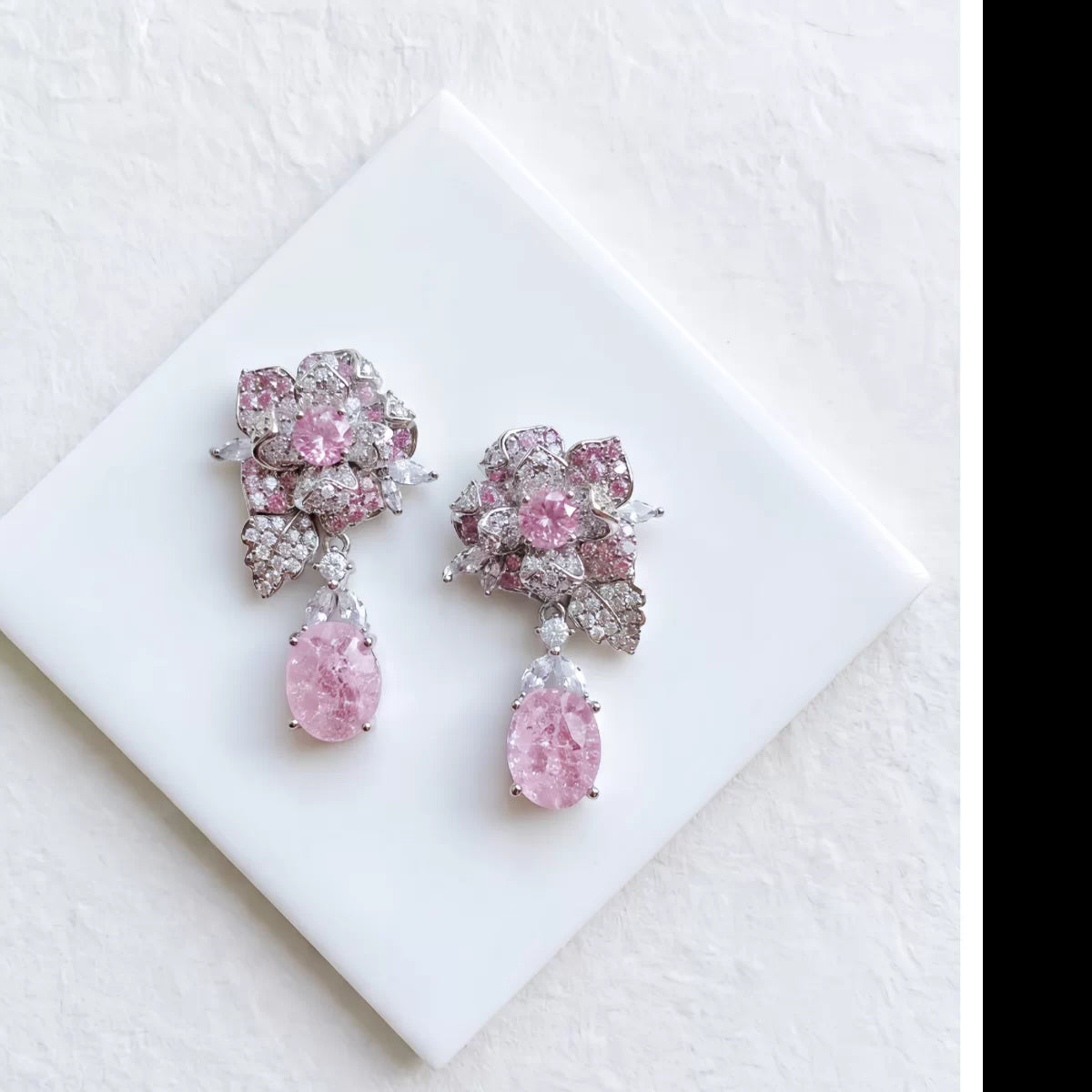 Vintage Floral Earrings with Teardrop Design
