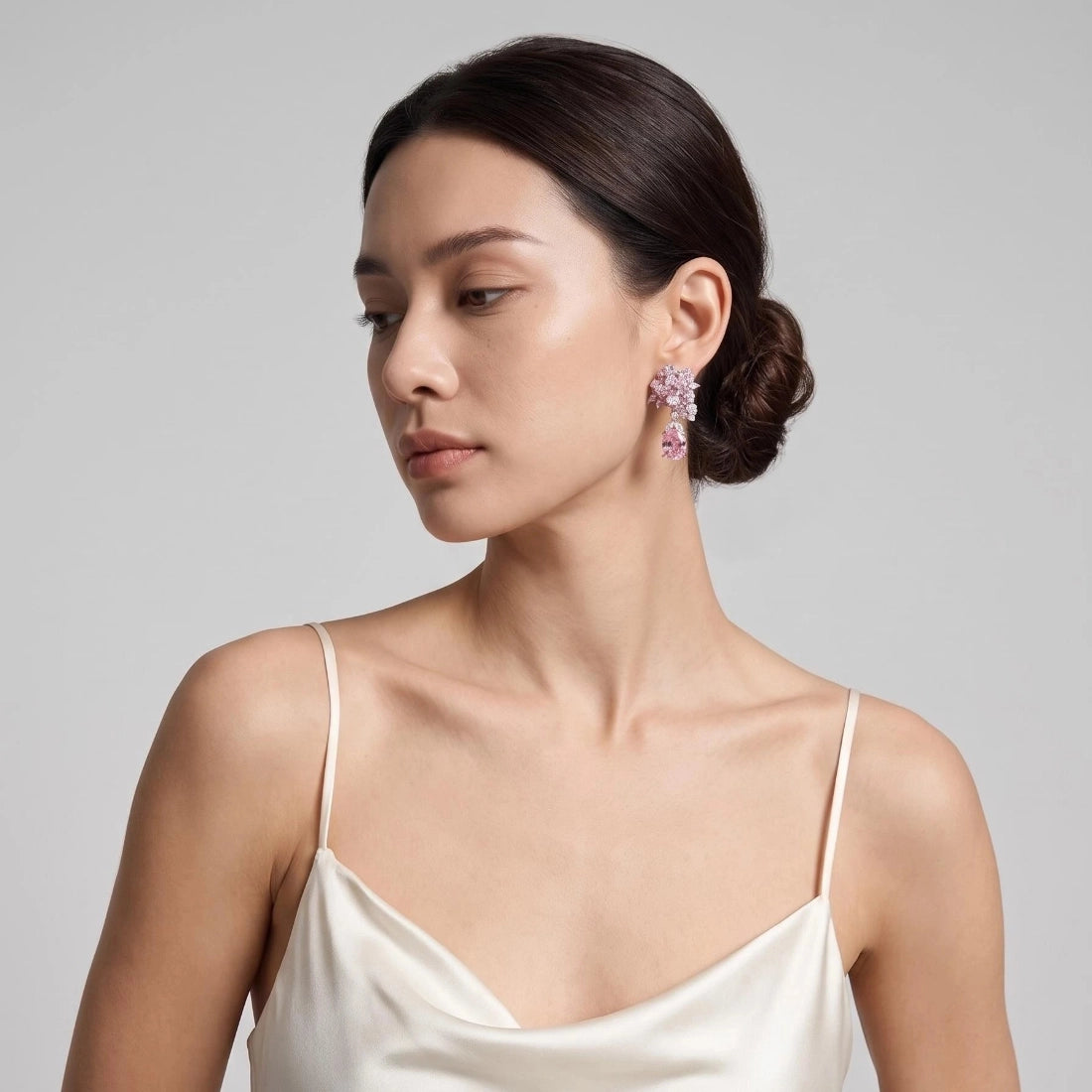 Vintage Floral Earrings with Teardrop Design
